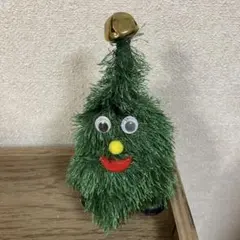 Moving & Dancing 動いて踊るクリスマスウォーキングツリーのサムネイル