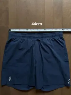 On Running ランニングショーツ ネイビー