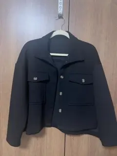 ブラックジャケット ボタン付きポケット