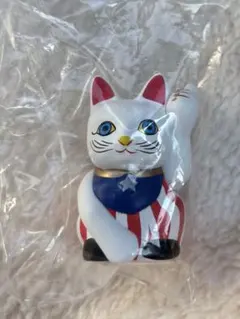 現代美術二等兵の招き猫　アメリカナイズされた招き猫