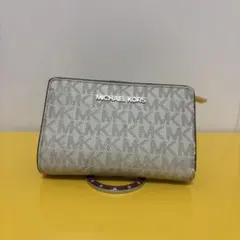 MICHEAL KORS　2つ折り 財布のサムネイル