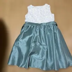 フォーマルドレス アイボリーとグリーン