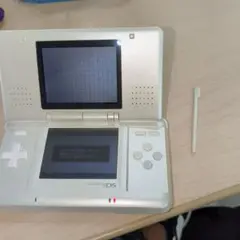 ニンテンドー初代DS ホワイト 本体