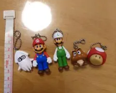 スーパーマリオ　マリオ　イカ　キノピオ　クリボー　ルイージ　キーホルダー