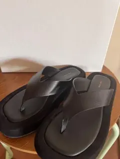 【超美品】THE ROW サンダル　GINZAのサムネイル
