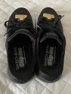 き*る様 SKECHERS Slip-ins