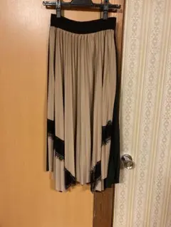 プリーツ　アシメ　スカート