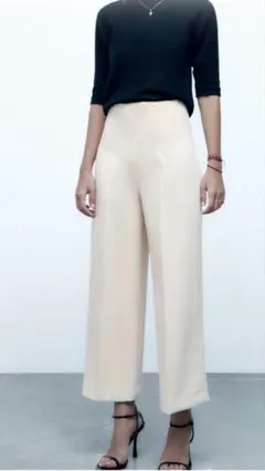 ZARA ハイウエスト ワイドパンツ オフホワイト　白　ストレッチ