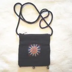 新品未使用！小物入れ ポーチ ポシェット 小銭入れ 海外土産 民芸品