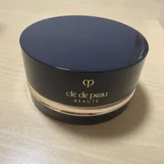 cle de peau BEAUTE プレストパウダー 本体 - メルカリ