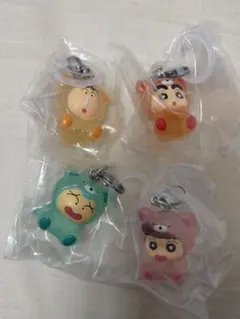 クレヨンしんちゃん　めじるしアクセサリー　 みんなでくまパジャマ　4個セット