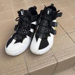 NIKE AIR MAX 270 スニーカーのサムネイル