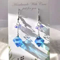 1809.スワロ入り♡ しずく型レジンピアス♡ - メルカリ