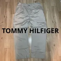 TOMMY HILFIGER ツータックチノパンツ ベージュ 刺繍ロゴのサムネイル