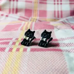 黒猫 ピアス