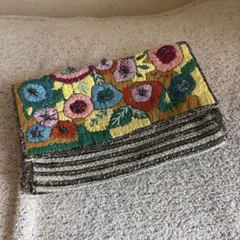 ZARA 花柄刺繍 クラッチバッグ