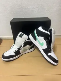Nike Air Jordan 1 Mid ブラック/ホワイト/ミント