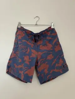 パタゴニア　　サーフパンツ 青と赤のカモフラージュ柄