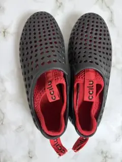 【新品未使用】大人気‼️水陸両用サンダルチル19.0これからの季節に最適値下げ中
