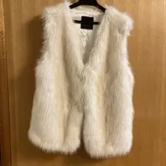 ánuans オフホワイトファーベスト　アニュアンス