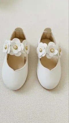 ホワイト 花モチーフ フォーマルシューズ