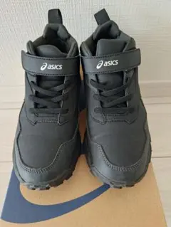 asics LAZERBEAM 冬季用 キッズスニーカー ブラック 22.5cm