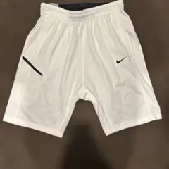 Nike DRI-FIT ホワイトショートパンツ XL