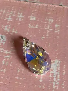 クリスタル涙型ペンダントトップ　ヴィンテージ