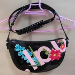 新品◯デシグアル エナメル ショルダーバッグのサムネイル