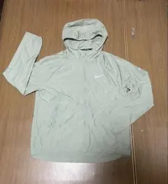 新品未使用　Nike フード付きウィンドブレーカー M