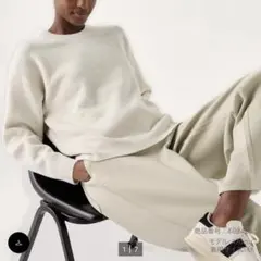 スフレヤーンクルーネックセーター