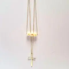 3連パールと十字架のネックレス