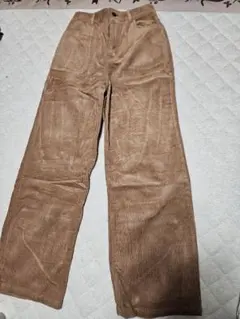 ベージュ コーデュロイ ワイドパンツ