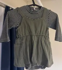 オーバーオールとストライプロンパースセット