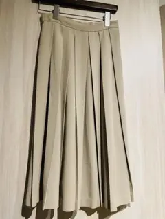 断捨離中！ベージュ プリーツスカート ゴム入りウエスト　ロングスカート　Mサイズ
