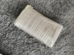 エミレーツ航空ビジネスクラスブルガリノベルティー:グレー プリーツデザイン