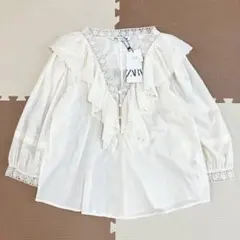 新品•タグ付き　ザラ　ブラウス　長袖　フリル　レース　透け感　アイボリー