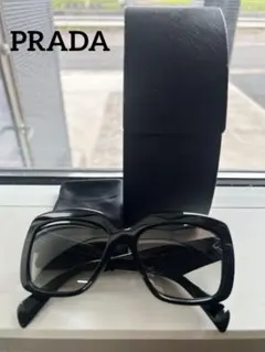 美品　プラダ　PRADA サングラス　SPR66T-F キャットアイ　ブラック 2026年最新】prada サングラス キャットアイの人気アイテム - メルカリ