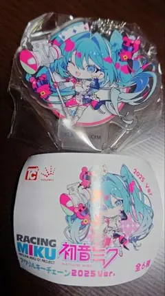 初音ミク GTプロジェクト アクリルキーチェーン 2025 レフトサイド