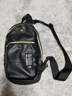 Umbro 黒 ショルダーバッグ