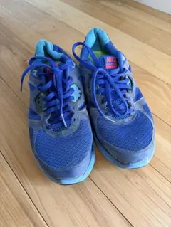 Nike ブルー ランニングシューズ