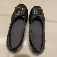 黒 パンプス　22.5EE