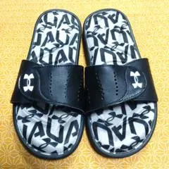 ♡UNDER ARMOUR♡23cm スライドサンダル 黒/白のサムネイル
