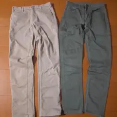カーキパンツ