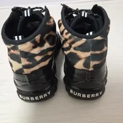 ⭐BURBERRY⭐厚底 ヒョウ柄 スニーカーのサムネイル