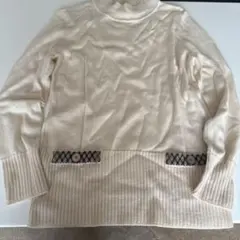 DAKS タートルネックセーター 38 クリーム色のサムネイル