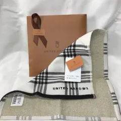 【未使用品】ユナイテッドアローズ チェック柄タオルハンカチ　ギフト袋付のサムネイル