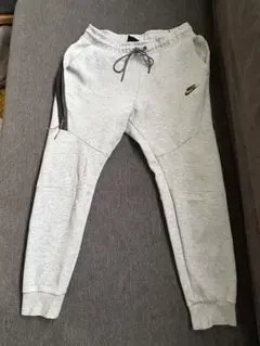 ナイキ　テックフリース　スウェットパンツ　テックフリースパンツ　グレー