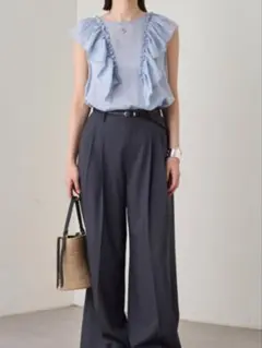 【LOUNGEDRESS】フリルノースリブラウスのサムネイル