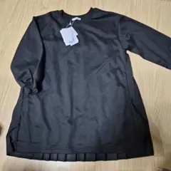 黒のプリーツデザイン長袖チュニック